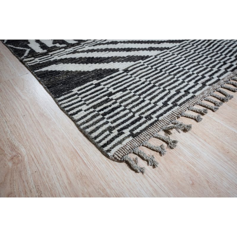 Home Decor Black Hand-Knotted Wool Contemporary Marrakech Handspun Area Rug. Elegant and Durable Rug for Living Room, Bedroom