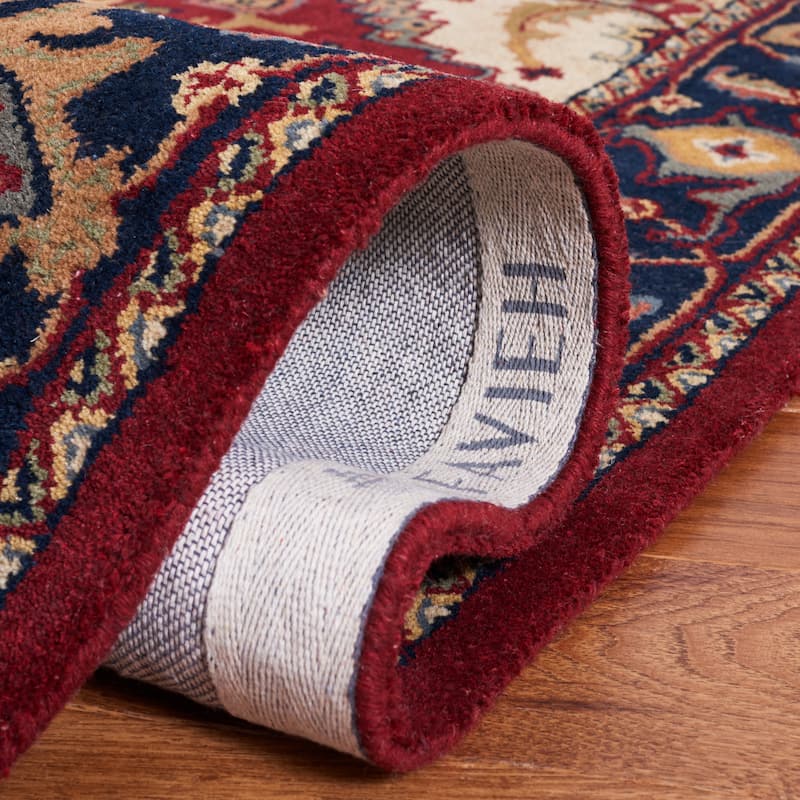 SAFAVIEH Handmade Heritage Carrol Traditional Oriental Wool Rug