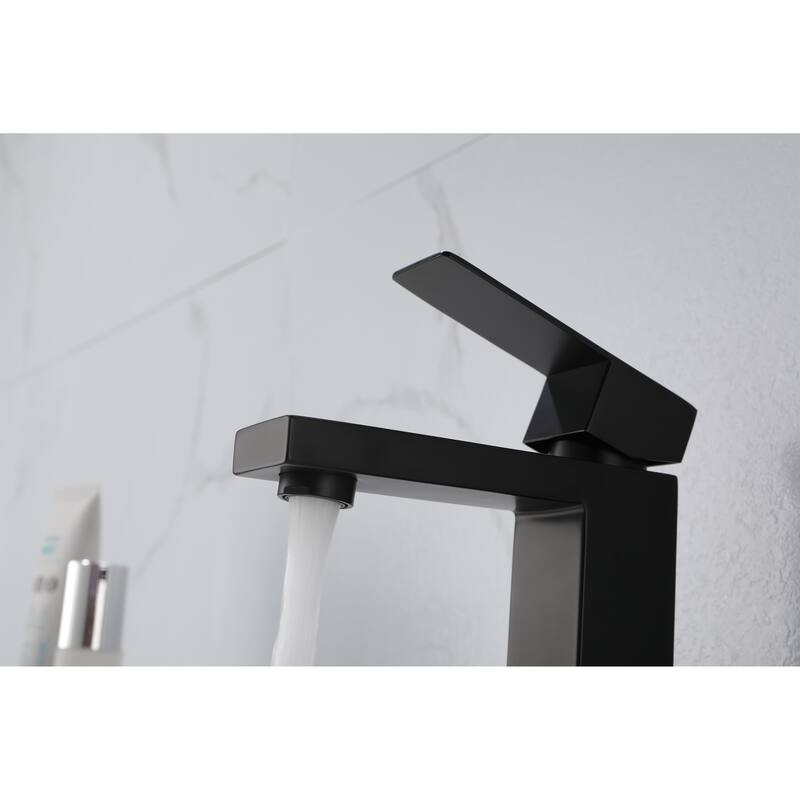 Single Handle Bathroom Sink Faucet with Pop-Up Drain (with Overflow)