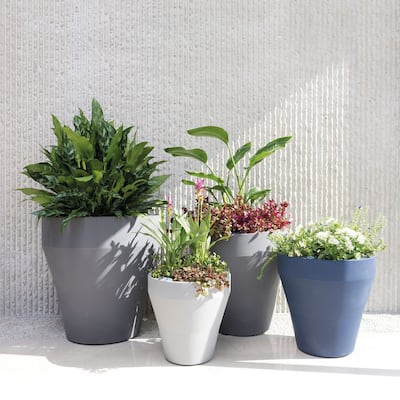 TruDrop Self Watering Rim Modern Round Planter with Water Level Indicator