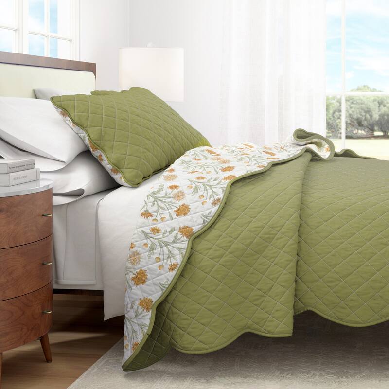 Linery & Co. Cotton Stitched Reversible Floral 3 Piece Scalloped Quilt and Sham Set - Morning Blossoms - King