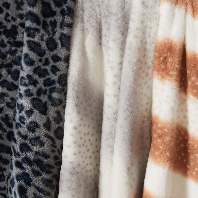 Luxurious Ruched Faux Fur Reversible Microfiber Throw