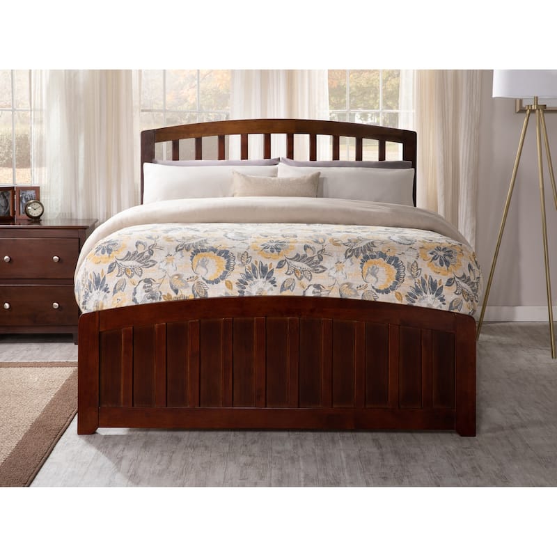 Richmond Full Bed with Footboard and Twin Trundle Bed in Walnut