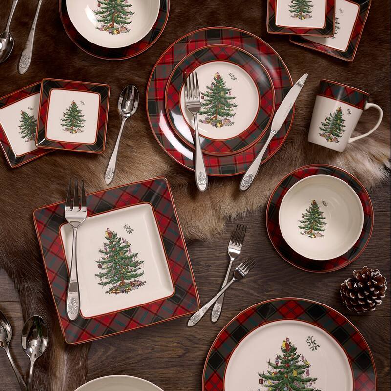 Spode Set of 4 Christmas Tree Tartan Plates