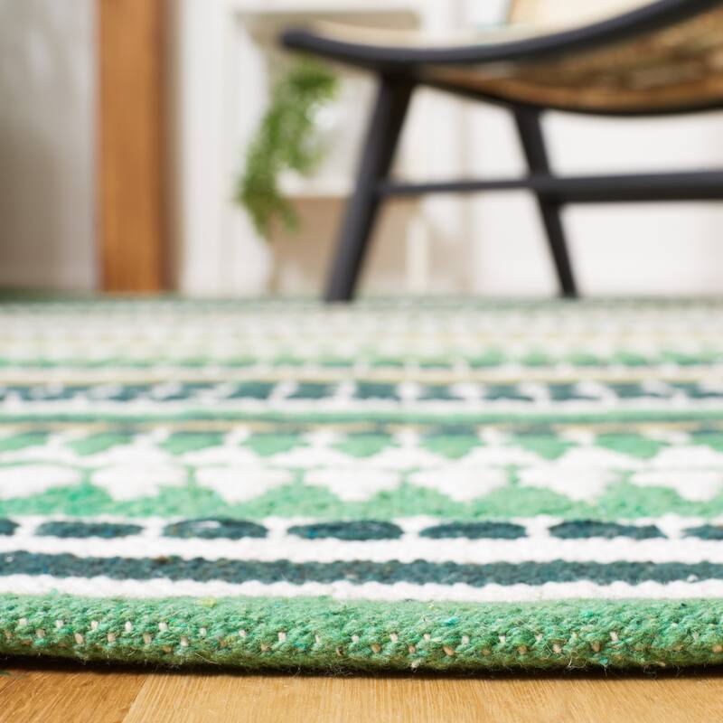 SAFAVIEH Handmade Montauk Nellwyn Cotton Rug