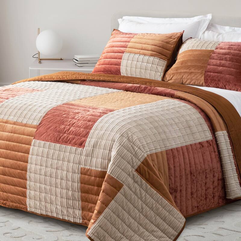Wonderful Velvet 3 Piece Quilt Set
