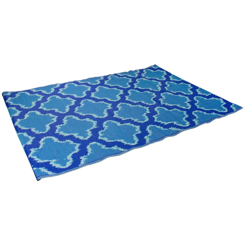 4' x 6' Blue Quatrefoil Rectangular Outdoor Area Rug - 4' x 6'