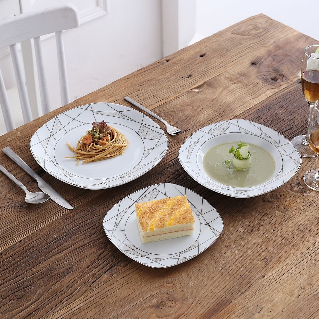 Dining table top plate sets