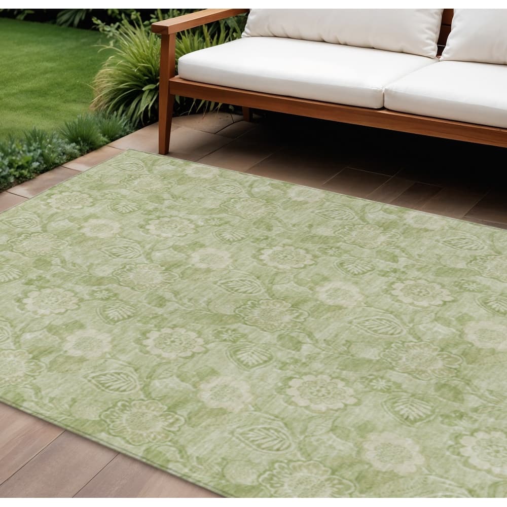 HomeRoots Floral Transitional Rectangle Outdoor Rug