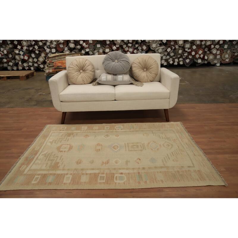 Hand Woven Oriental 100% Wool Carpet Southwestern Tribal Beige & Ivories Kilim Area Rug - 5' 10'' X 4' 2''