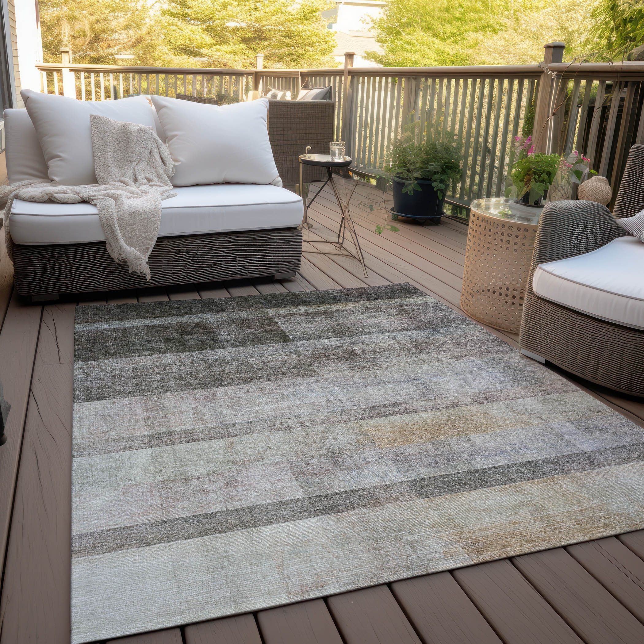 Machine Washable Indoor/ Outdoor Modern Abstract Chantille Rug
