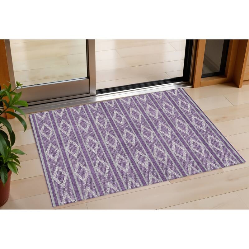 HomeRoots Geometric Transitional Rectangle Outdoor Rug - 3' x 5'