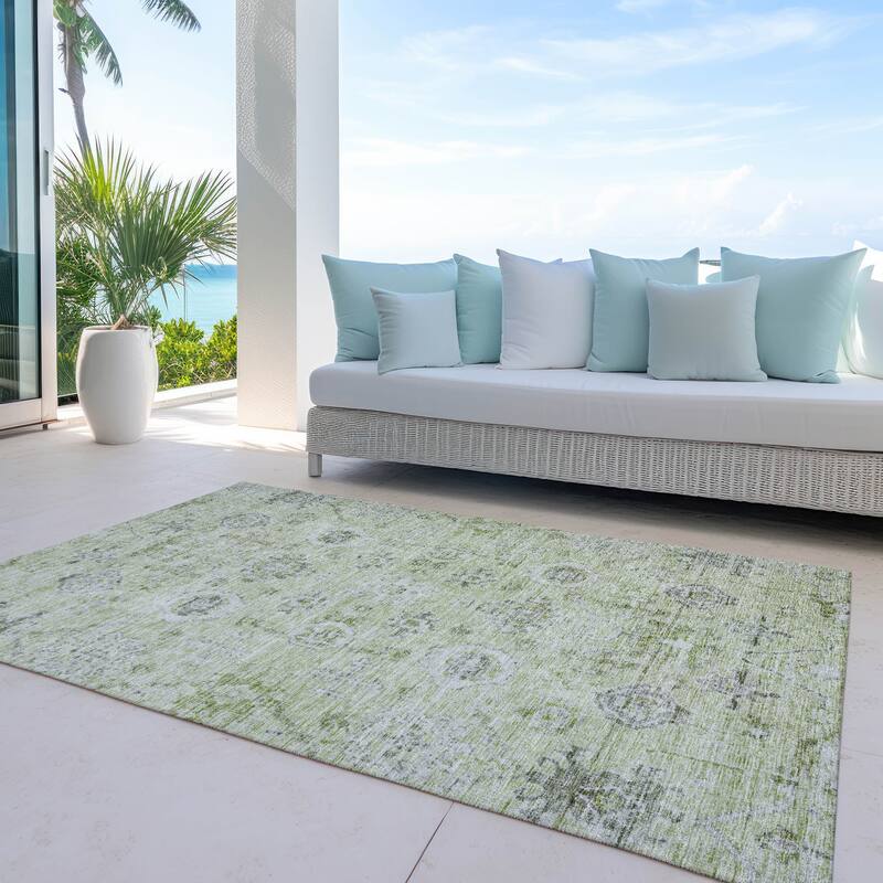 Machine Washable Indoor/ Outdoor Vintage Traditional Chantille Rug