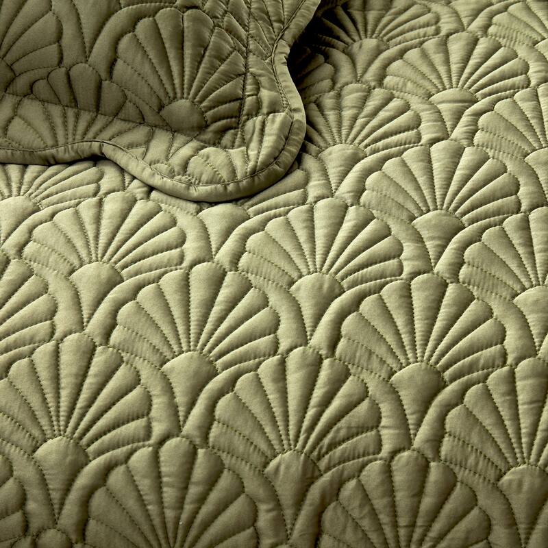 Ted Baker Deco Shell Quilt Set