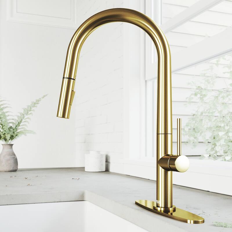 VIGO Greenwich 18" H Single Handle Pull-Down Sprayer Kitchen Faucet