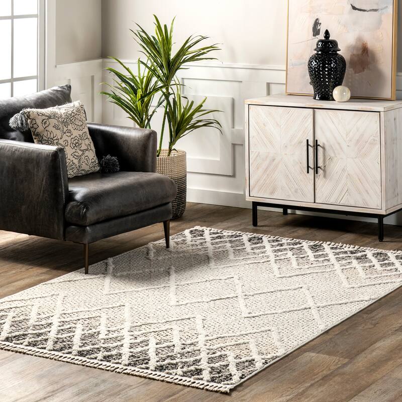 Nuloom Poppy Moroccan Ombre High/Low Tasseled Area Rug.