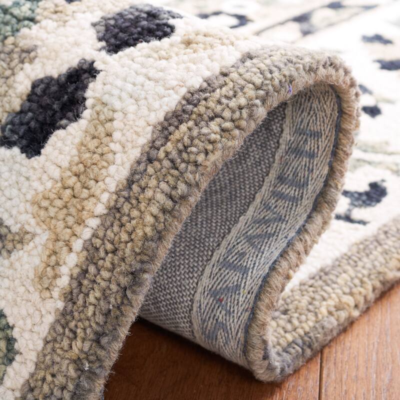 SAFAVIEH Handmade Aspen Sanije Boho Wool Rug