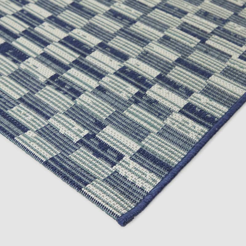 Joan Checkered Indoor/Outdoor Area Rug