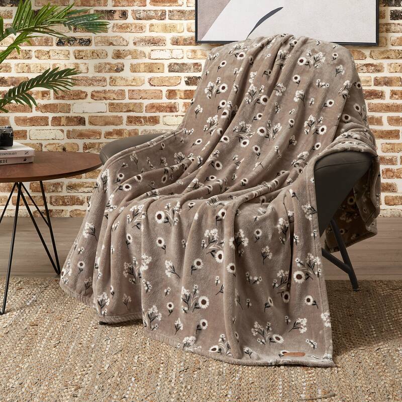 Lucky Brand Daisy Plush Throw Blanket