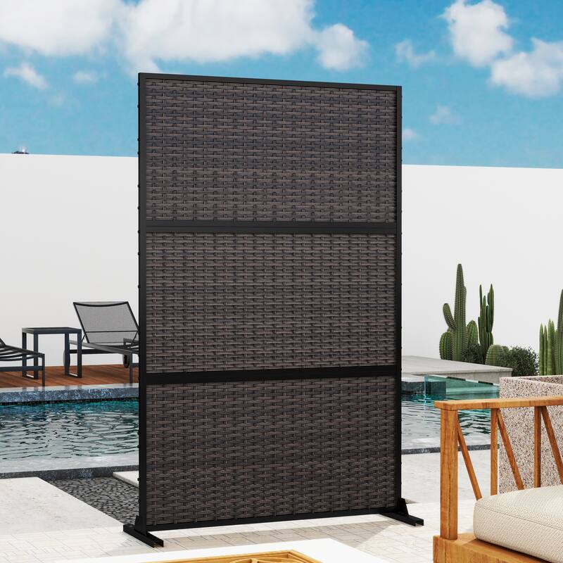Outdoor Free Standing Metal Privacy Screen
