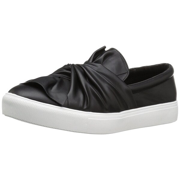 mia women's zoe fashion sneaker