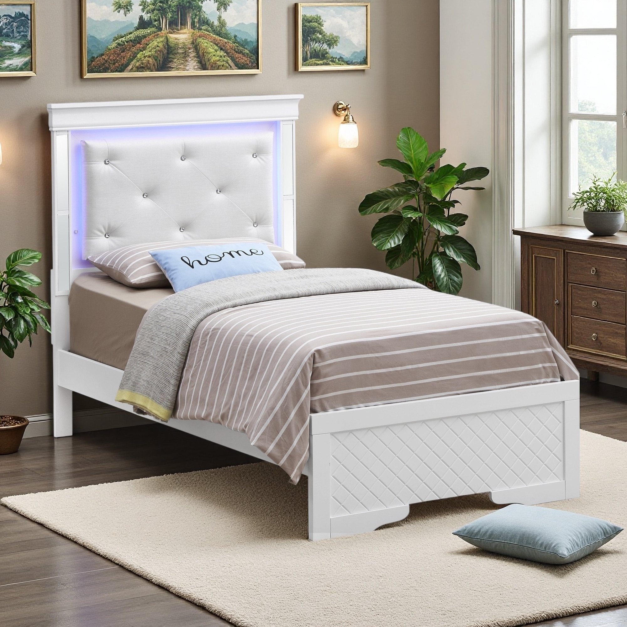 Wood Platform Bed with Transitional Style