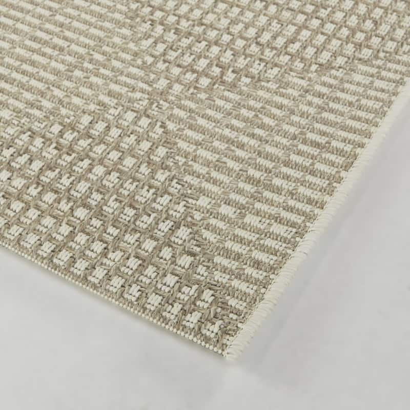Bisset Checkered Textured Indoor/Outdoor Area Rug