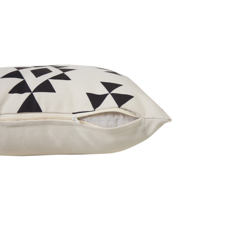 HomeRoots 20" X 20" Black Zippered Southwestern Indoor Outdoor Throw Pillow - 20" x 20"
