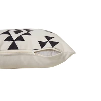 HomeRoots 20" X 20" Black Zippered Southwestern Indoor Outdoor Throw Pillow - 20" x 20"