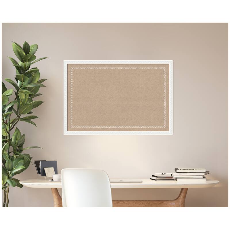 Kate and Laurel Pinboard White Scalloped Edge