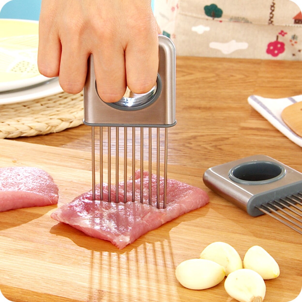 Vegetable Cutter Kitchen Gadget Stainless Steel Easy Onion Holder Slicer Tools