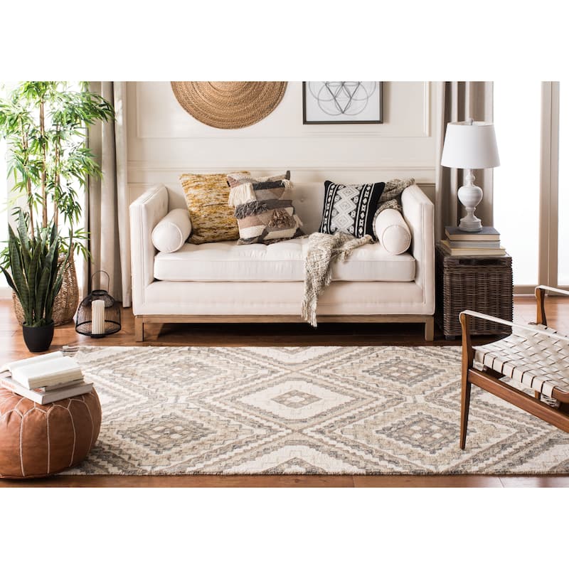 SAFAVIEH Handmade Aspen Ksenia Moroccan Boho Wool Tassel Rug