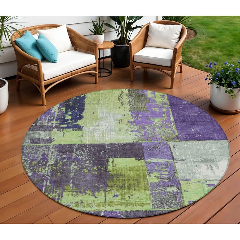 HomeRoots Abstract Transitional Rectangle Outdoor Rug - 8' Round