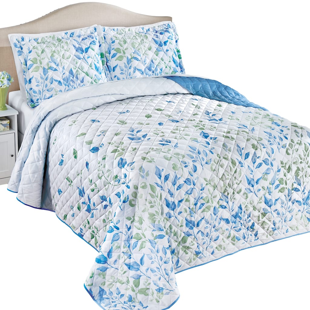 Scaling Leaves Design Cozy Quilted Bedspread