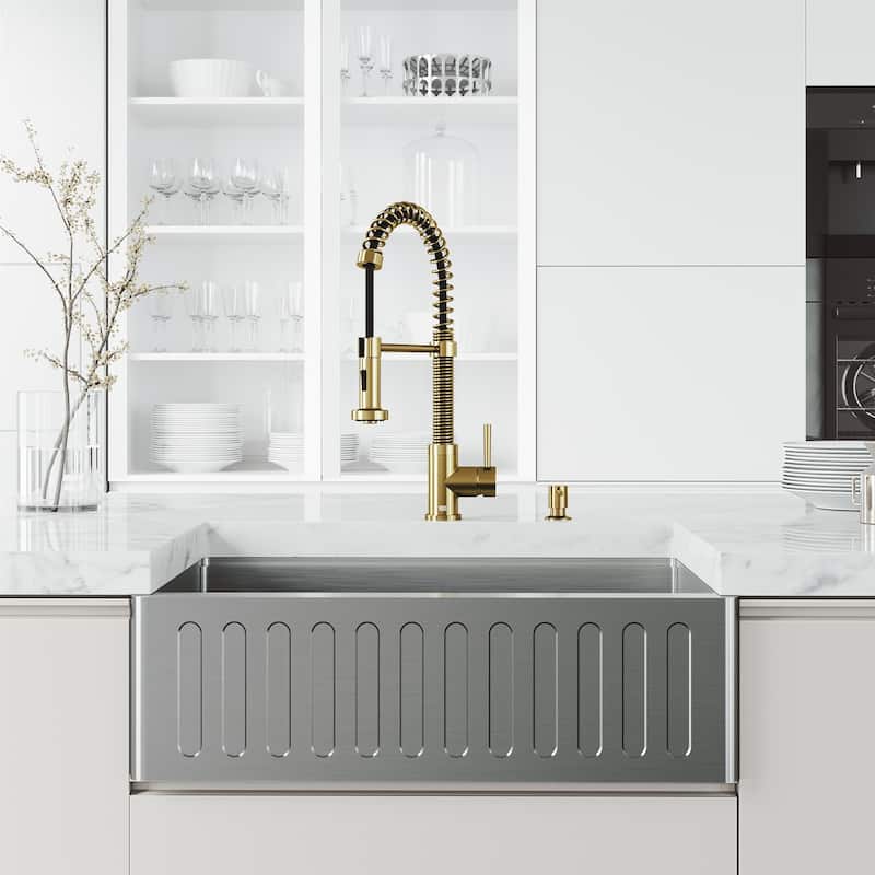 VIGO Edison 19" H Single Handle Pull-Down Sprayer Kitchen Faucet
