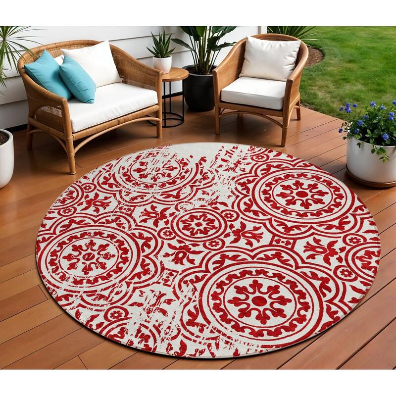 HomeRoots Medallion Transitional Rectangle Outdoor Rug - 8' Round
