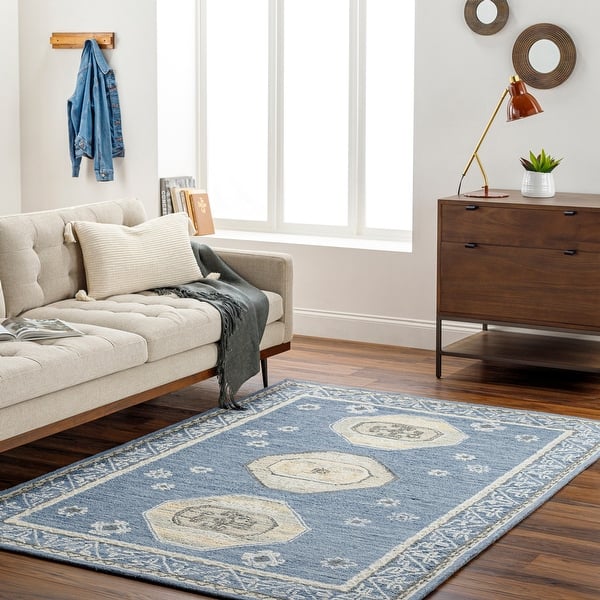 Liana Traditional Area Rug - Bed Bath & Beyond - 37855166