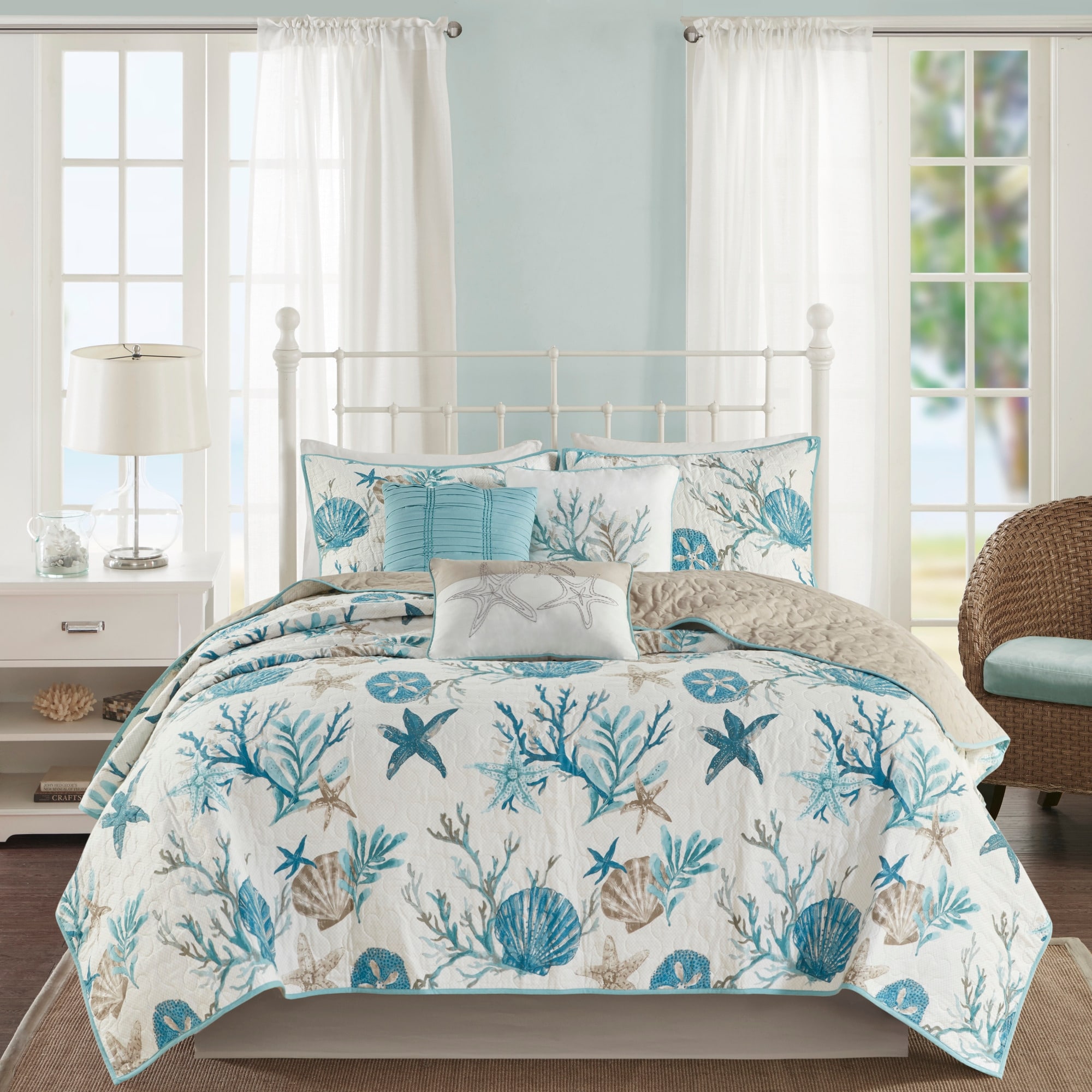 Madison Park Pebble Beach 6 Piece Cotton Sateen Quilt Set with Throw Pillows