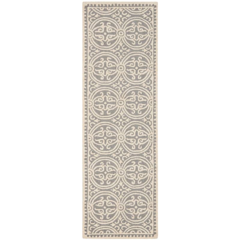 SAFAVIEH Handmade Cambridge Myrtis Moroccan Wool Rug
