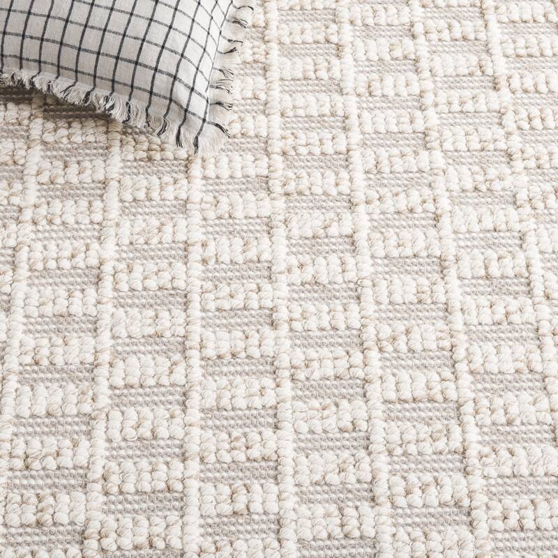 SAFAVIEH Hand-Loomed Natura Roselle Transitional Wool Rug