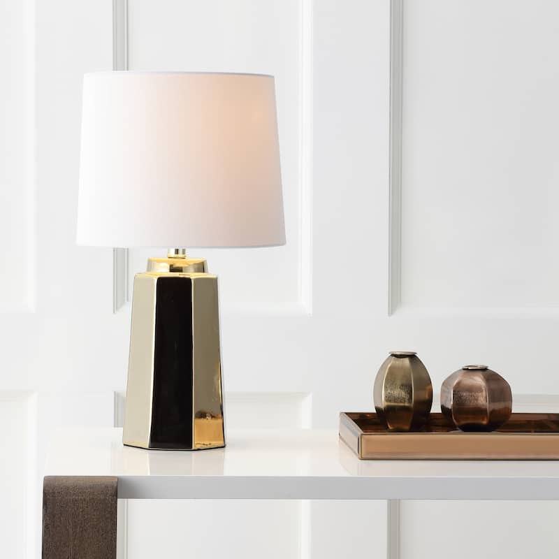 SAFAVIEH Lighting Laurence 17-inch LED Table Lamp - 10"x10"x17.25" - 10Wx10Dx17H