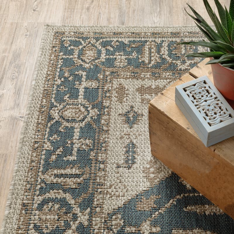 Vista Home Higgins Traditional Medallion Blue-Green/ Taupe Indoor/ Outdoor Area Rug