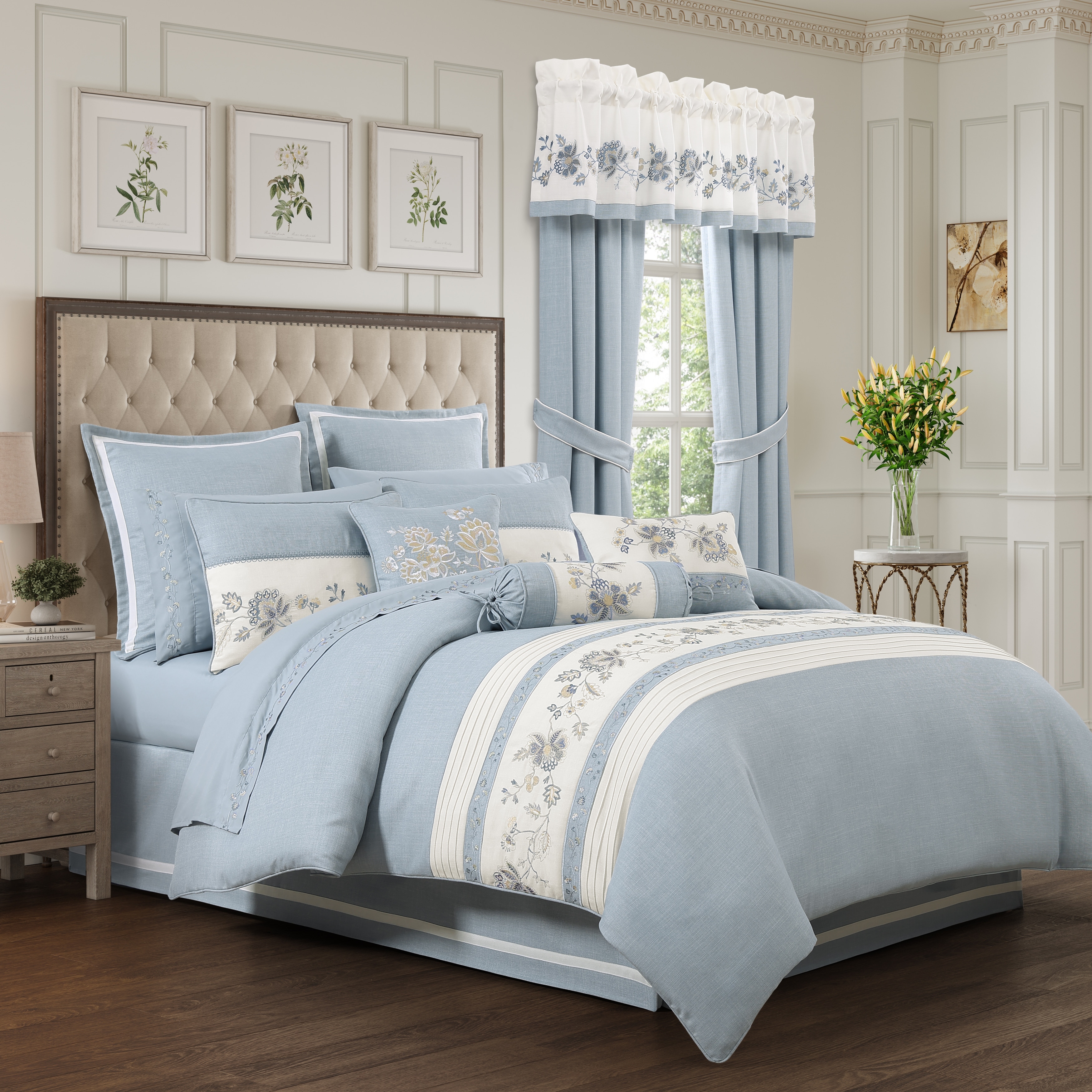 J. Queen New York Garden Bloom Comforter Set