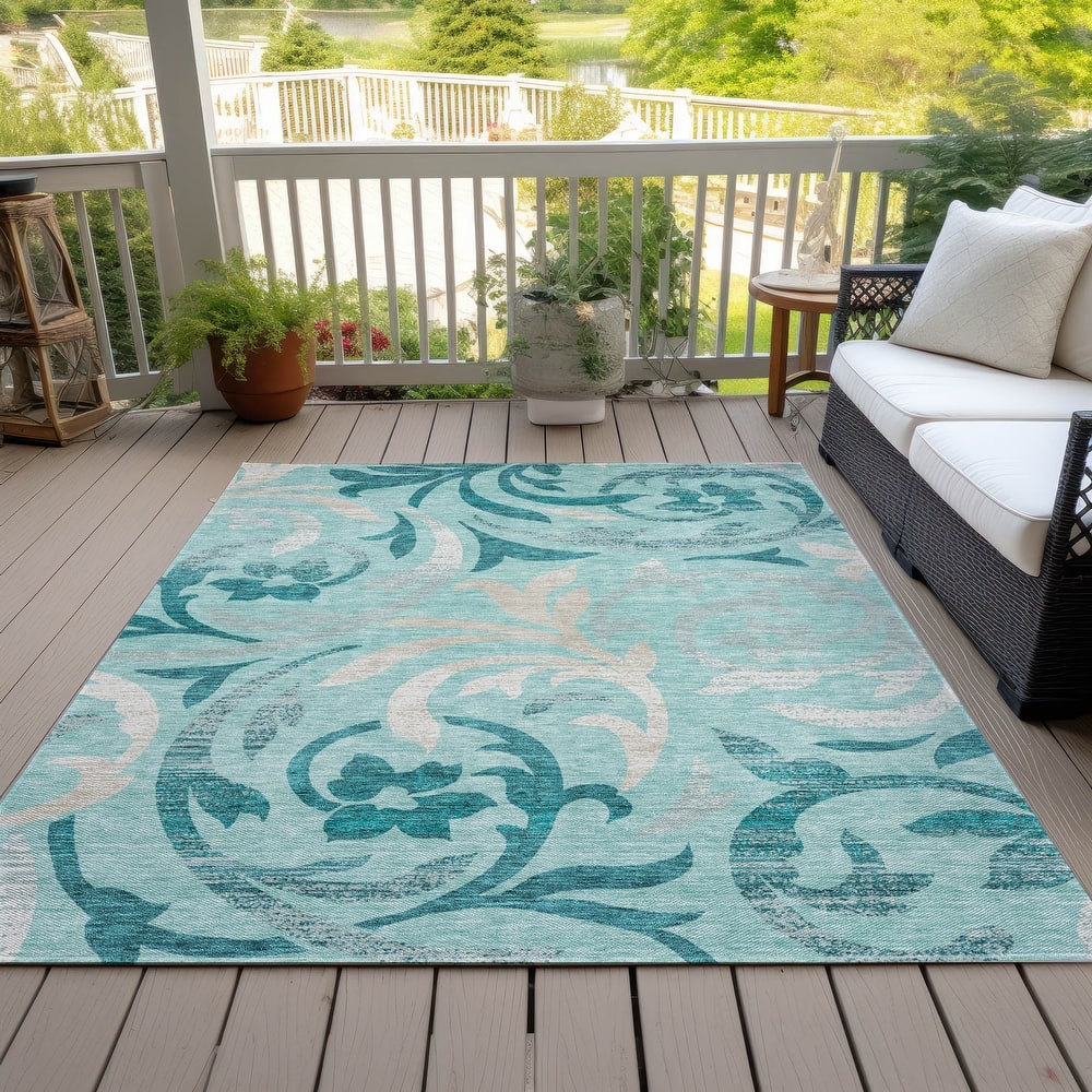 Machine Washable Indoor/ Outdoor Chantille Floral Scroll Rug