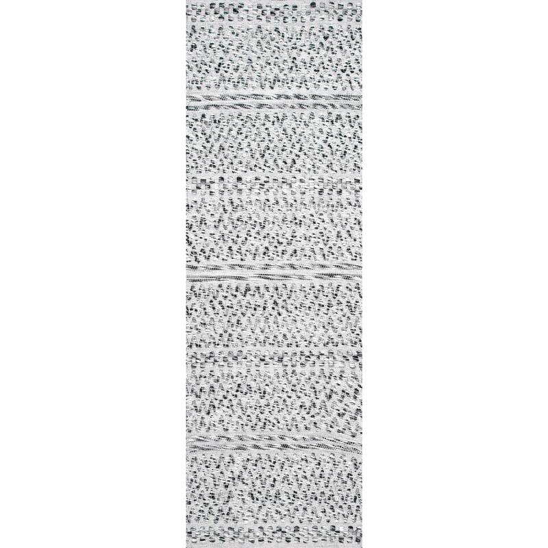 Nuloom Natosha Indoor/Outdoor Chevron Striped Area Rug