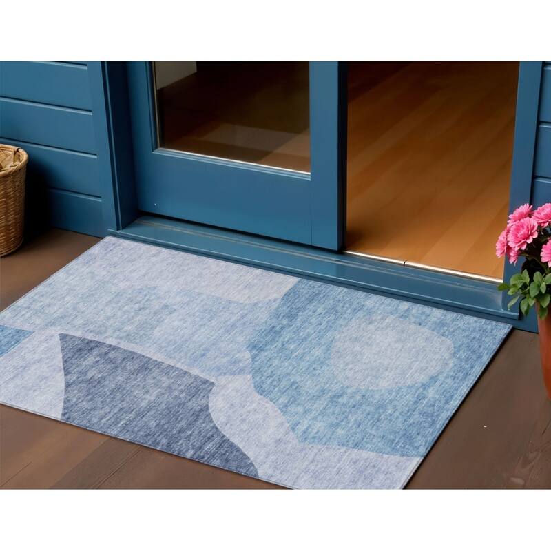 HomeRoots Abstract Transitional Rectangle Outdoor Rug - 3' x 5'