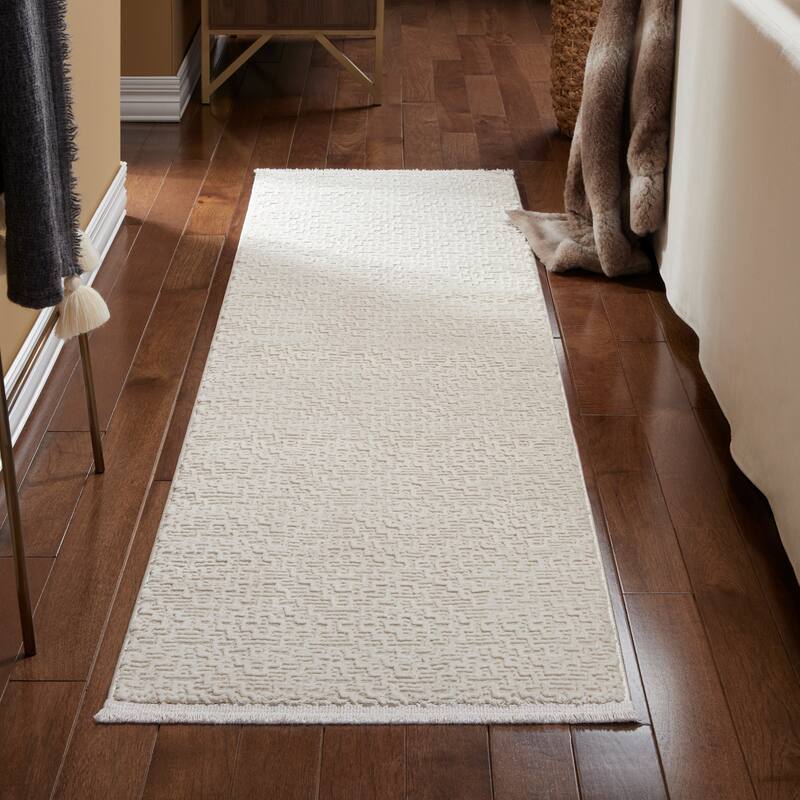 TOWN & COUNTRY LUXE Tretta High-Low Area Rug - 1' 9" x 7' 2" - Ivory - Runner