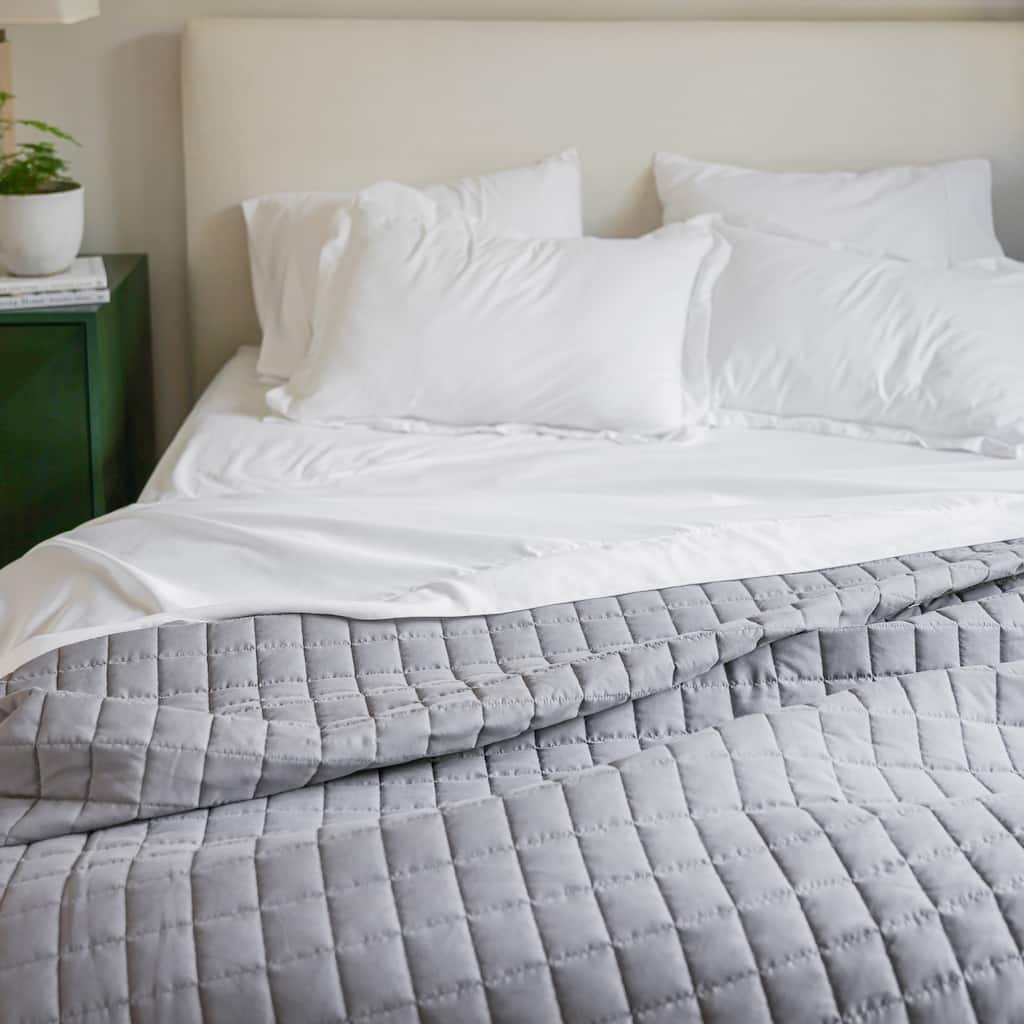 Jennifer Adams Lux Ultra-Soft Lightweight California Square Quilt