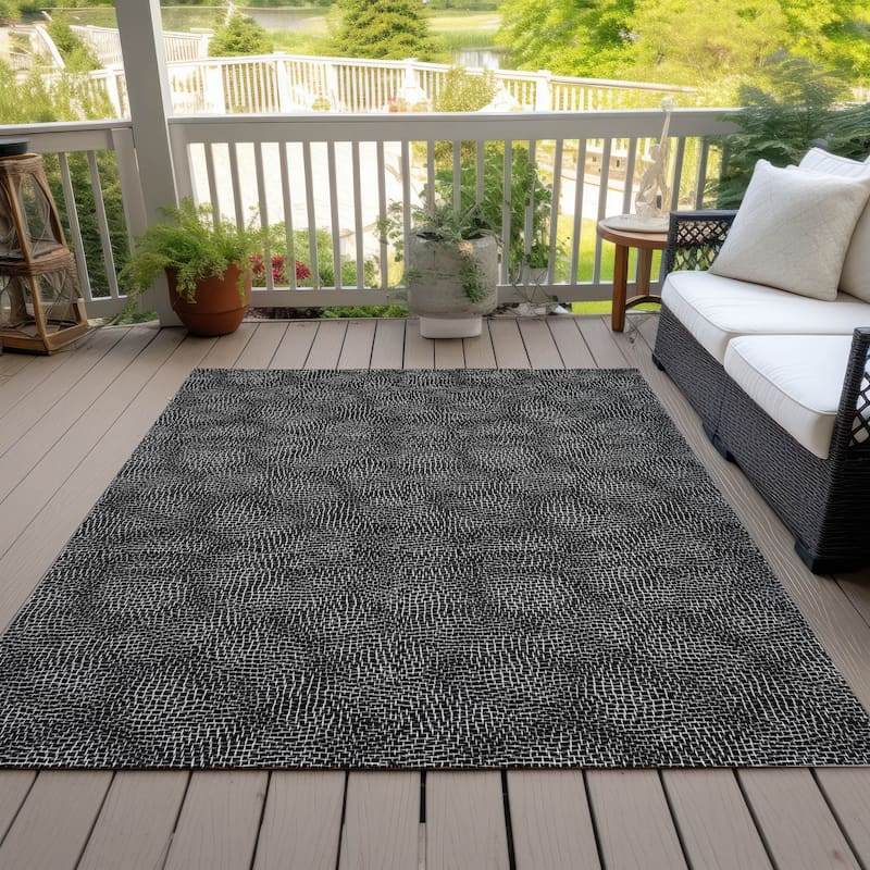 Machine Washable Indoor/ Outdoor Solid Modern Chantille Rug