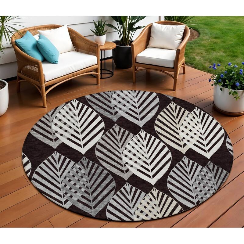 HomeRoots Floral Transitional Rectangle Outdoor Rug - 8' Round